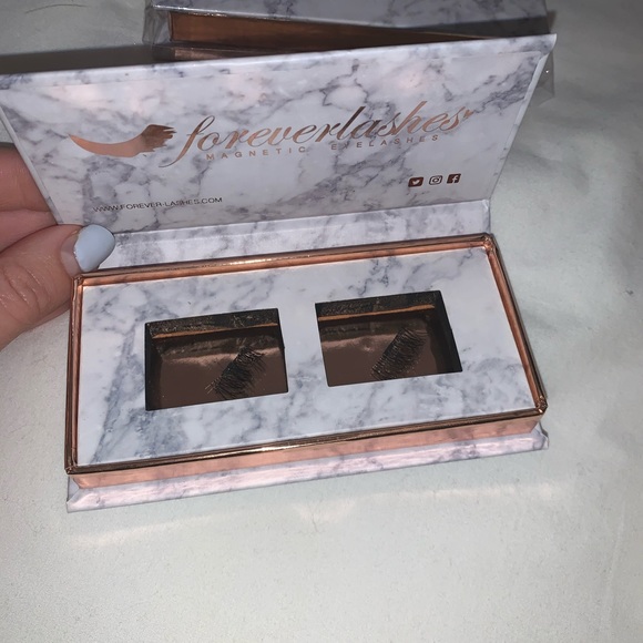 2x Magnetic eyelashes - Picture 1 of 3